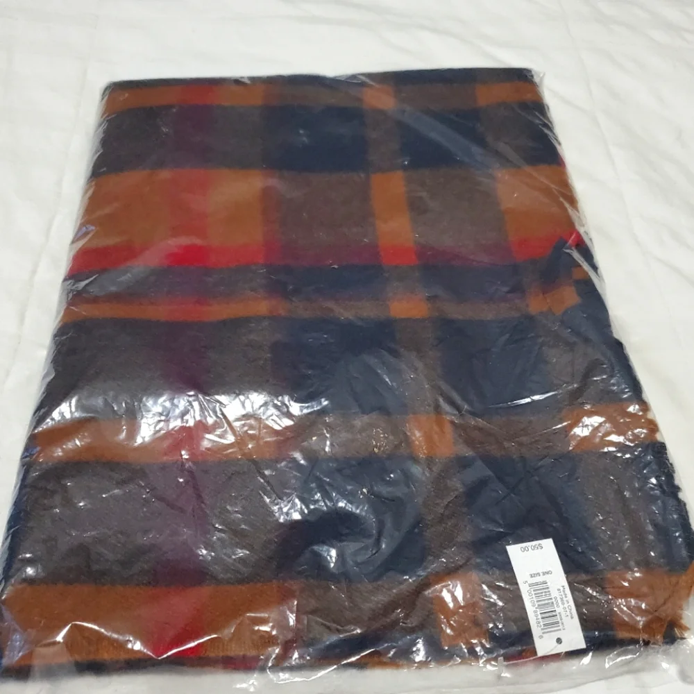 NWT Banana Republic Factory Luxuriously Soft Orange/Navy Blue Plaid Scarf